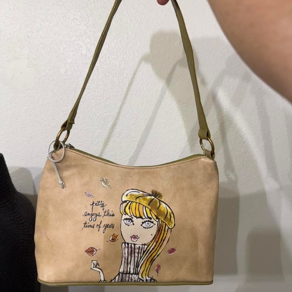Tan and green shoulder bag